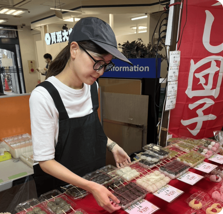 販売する女性